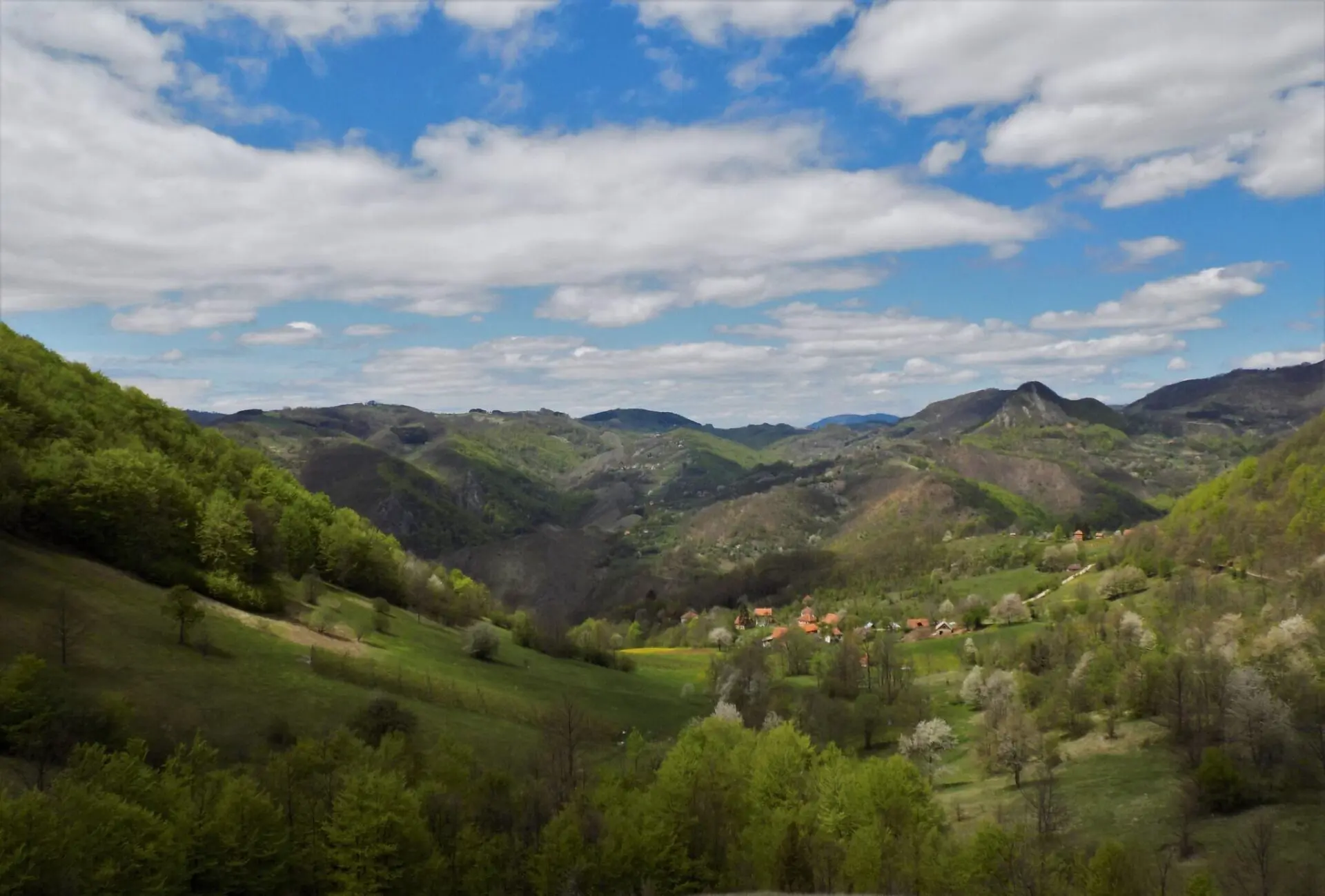 Rogačica village in western Serbia, nestled along the hills.